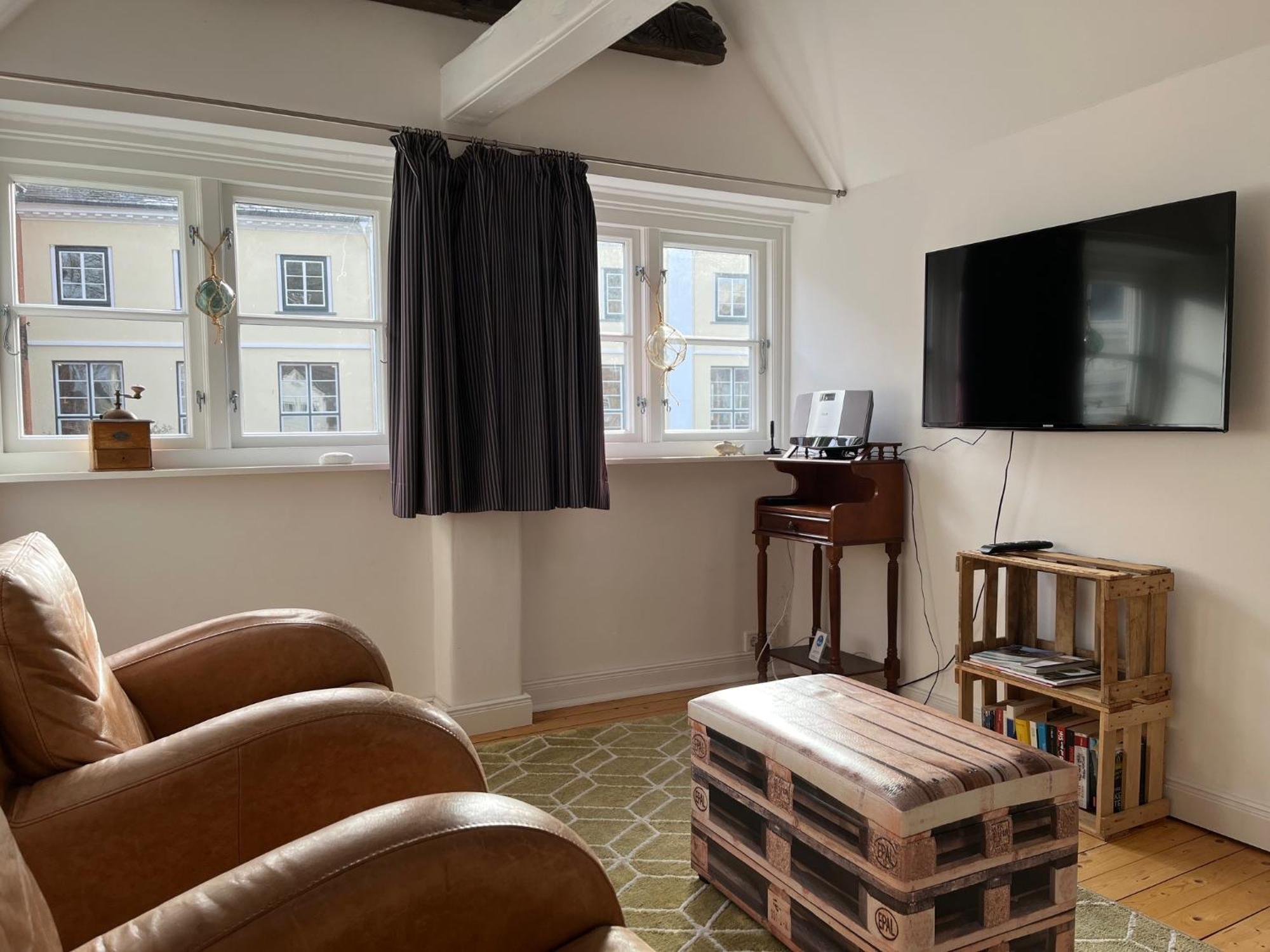 Apartment Fewo1846 - Dampfer Alexandra Ii - Urige Mit Zwei Schlafzimmern Am Nordermarkt Im Stadtzentrum *